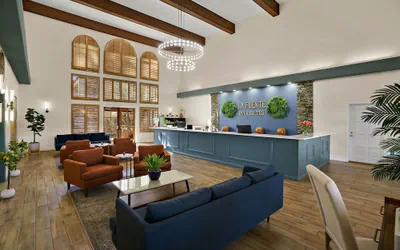 Photo 2 - La Fuente Inn & Suites