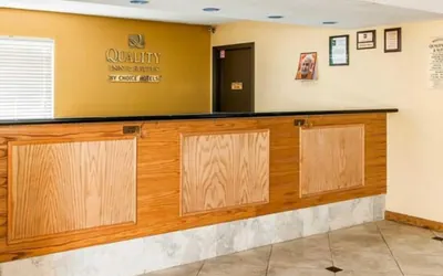Photo 3 - Quality Inn & Suites Shelbyville I-74