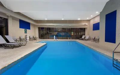 Photo 2 - La Quinta Inn & Suites by Wyndham Effingham