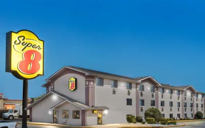 Photo 2 - Super 8 by Wyndham Aberdeen MD