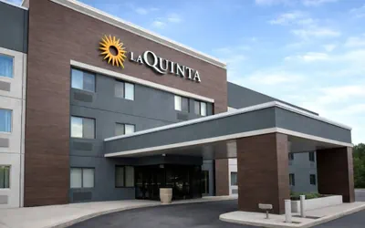 Photo 2 - La Quinta Inn & Suites by Wyndham Stevens Point
