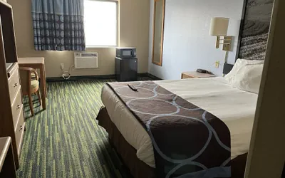 Photo 5 - Boarders Inn & Suites by Cobblestone Hotels - Waterloo/Cedar Falls