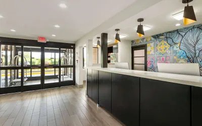 Photo 4 - La Quinta Inn & Suites by Wyndham Des Moines West Clive