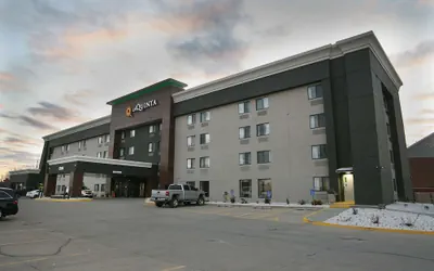 Photo 2 - La Quinta Inn & Suites by Wyndham Des Moines West Clive