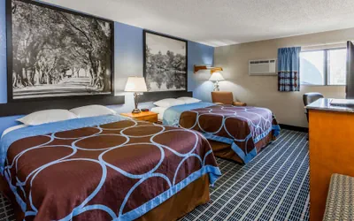 Photo 5 - Super 8 by Wyndham Iowa City/Coralville