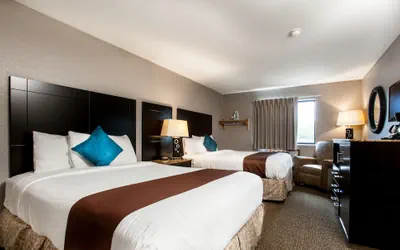 Photo 4 - Heartland Inn