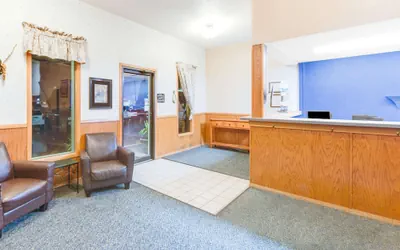 Photo 3 - Super 8 by Wyndham Burlington