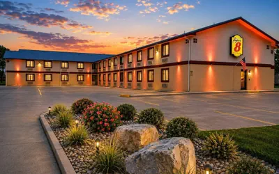 Photo 2 - Super 8 by Wyndham Champaign