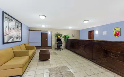 Photo 3 - Super 8 by Wyndham Jonesboro