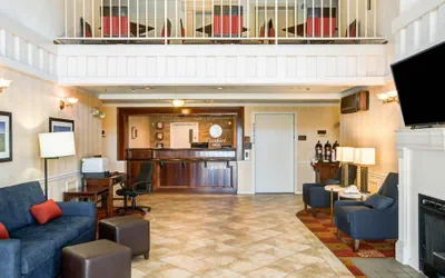 Photo 4 - Comfort Inn Redding Near I-5