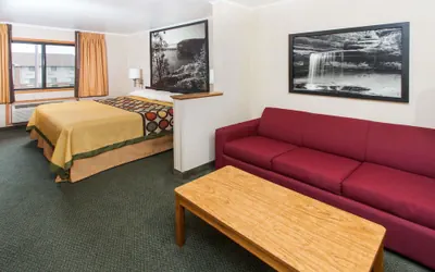 Photo 3 - Super 8 by Wyndham Ottawa Starved Rock