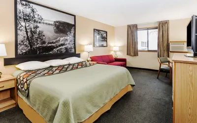 Photo 4 - Super 8 by Wyndham Ottawa Starved Rock