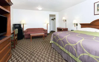 Photo 5 - Super 8 by Wyndham Riviera Beach West Palm Beach