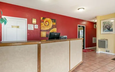 Photo 5 - Econo Lodge Jonesboro