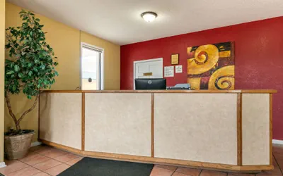 Photo 3 - Econo Lodge Jonesboro