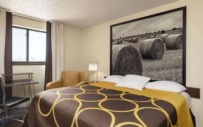 Photo 2 - Super 8 by Wyndham Dodge City