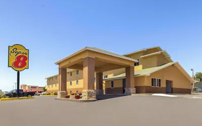 Super 8 by Wyndham Dodge City