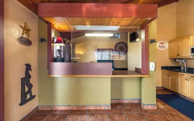 Photo 3 - Super 8 by Wyndham Dodge City