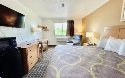 Photo 5 - Econo Lodge Quincy
