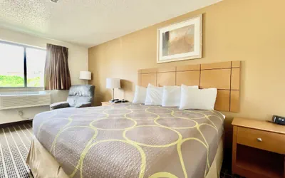 Photo 4 - Econo Lodge Quincy