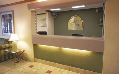 Photo 4 - La Quinta Inn & Suites by Wyndham El Paso West Bartlett
