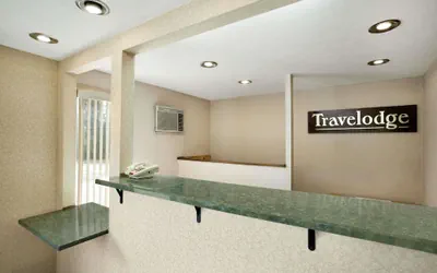 Photo 2 - Travelodge by Wyndham La Porte/Michigan City Area