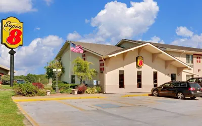 Photo 2 - Super 8 by Wyndham Keokuk