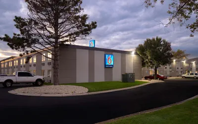 Photo 2 - Motel 6 Merrillville, IN