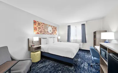 Photo 2 - Clarion Pointe Shreveport West