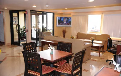 Photo 2 - Knights inn Hartford