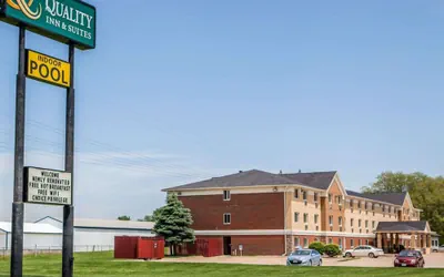 Photo 2 - Quality Inn & Suites Davenport near I-80