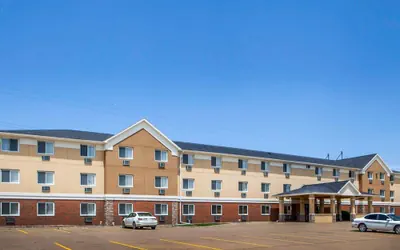 Quality Inn & Suites Davenport near I-80