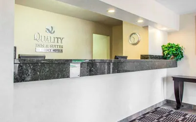 Photo 2 - Quality Inn & Suites Ankeny - Des Moines