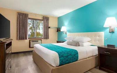 Photo 5 - Howard Johnson by Wyndham Waterloo/Cedar Falls