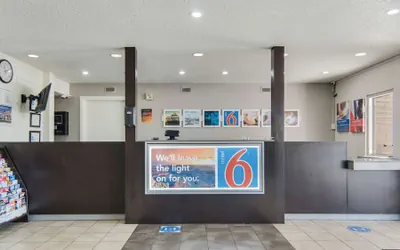 Photo 3 - Motel 6 Addison, TX - Dallas