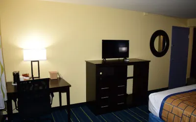 Photo 3 - Days Inn by Wyndham Augusta
