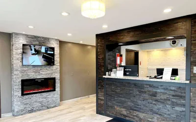 Photo 2 - Super 8 by Wyndham Cedar Rapids