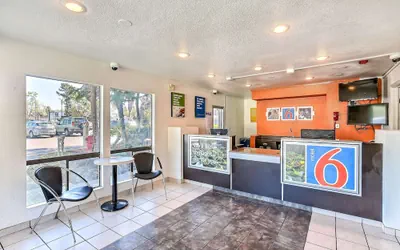 Photo 5 - Motel 6 Oakland, CA - Embarcadero