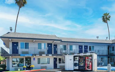 Photo 2 - Motel 6 Pleasanton, CA