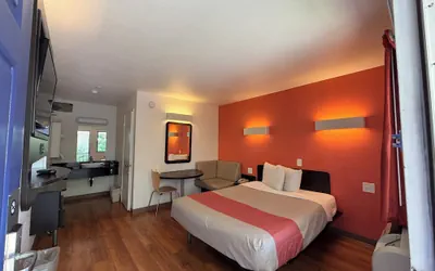 Photo 5 - Super 8 by Wyndham Walnut Creek