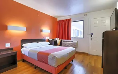 Photo 3 - Super 8 by Wyndham Walnut Creek
