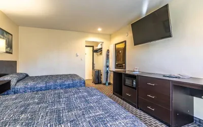 Photo 4 - Rabbit Ears Motel