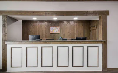 Photo 4 - Econo Lodge Scottsbluff
