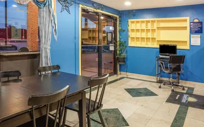 Photo 2 - Days Inn by Wyndham Bastrop