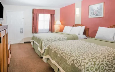 Photo 4 - Days Inn by Wyndham Bastrop