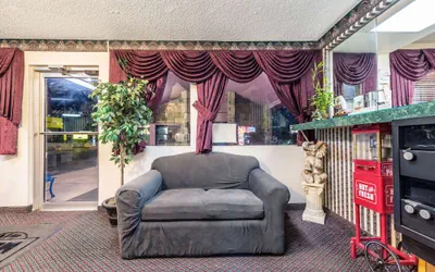 Photo 3 - Super 8 by Wyndham Eastland