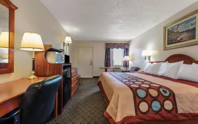 Photo 5 - Super 8 by Wyndham Eastland