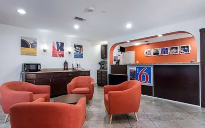 Photo 3 - Motel 6 Marshall, TX