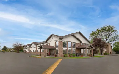 Photo 2 - Super 8 by Wyndham Longmont/Twin Peaks