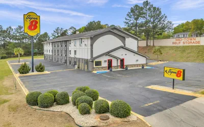 Photo 2 - Super 8 by Wyndham Warner Robins
